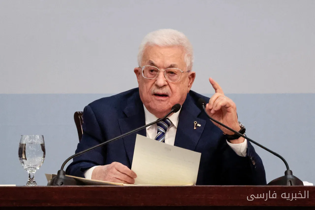 محمود عباس، رئیس تشکیلات خودگردان فلسطین، سخنرانی خود را به‌صورت مجازی ارائه می‌کند